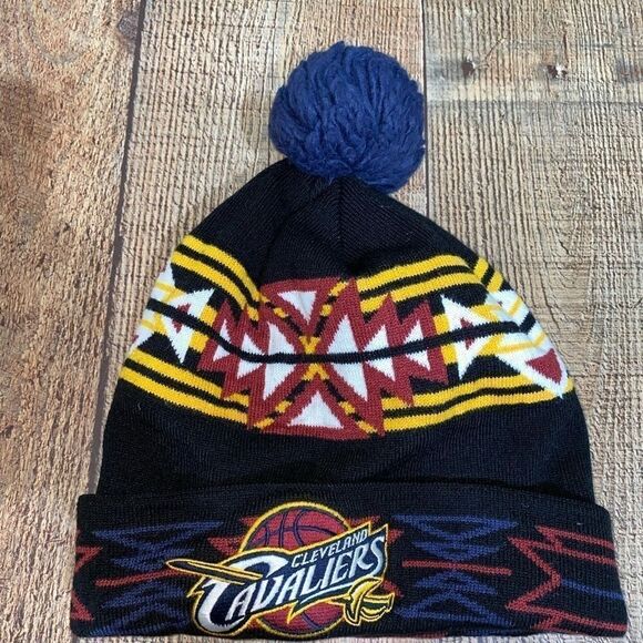 Mitchell & Ness Cleveland Cavaliers NBA Beanie Hat - Picture 5 of 6